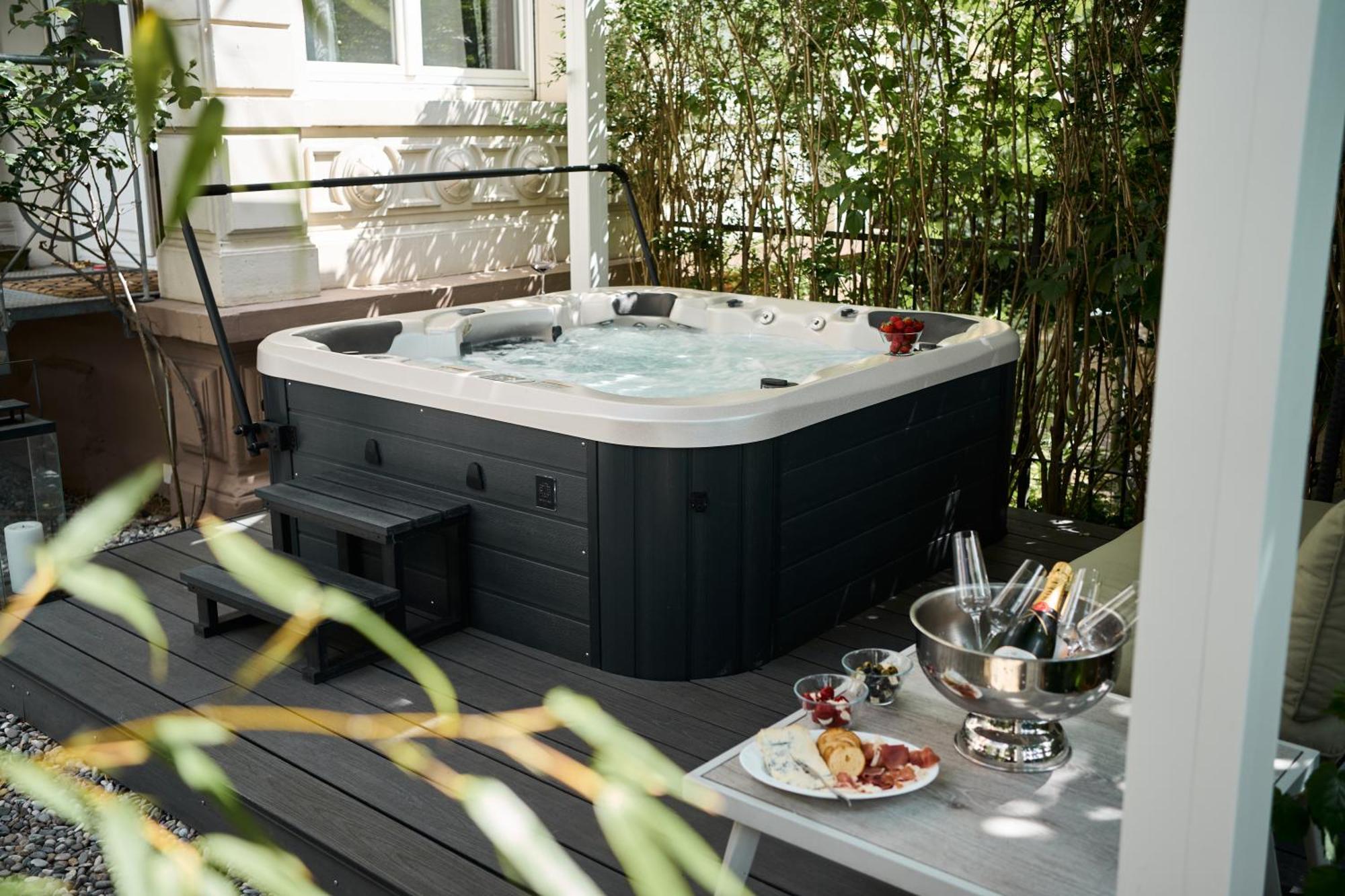 Historical Luxury Homes - Stadtvilla Mit Jacuzzi Und Garten Freiburg im Breisgau Exterior foto